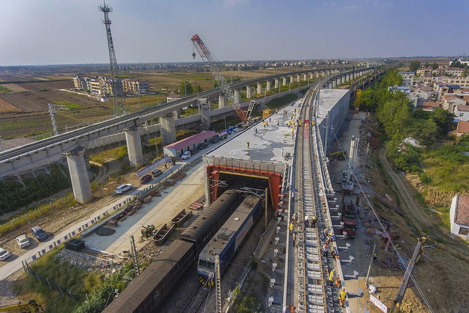 中国新增纵贯南北能源运输大通道:浩勒报吉至吉安铁路开通