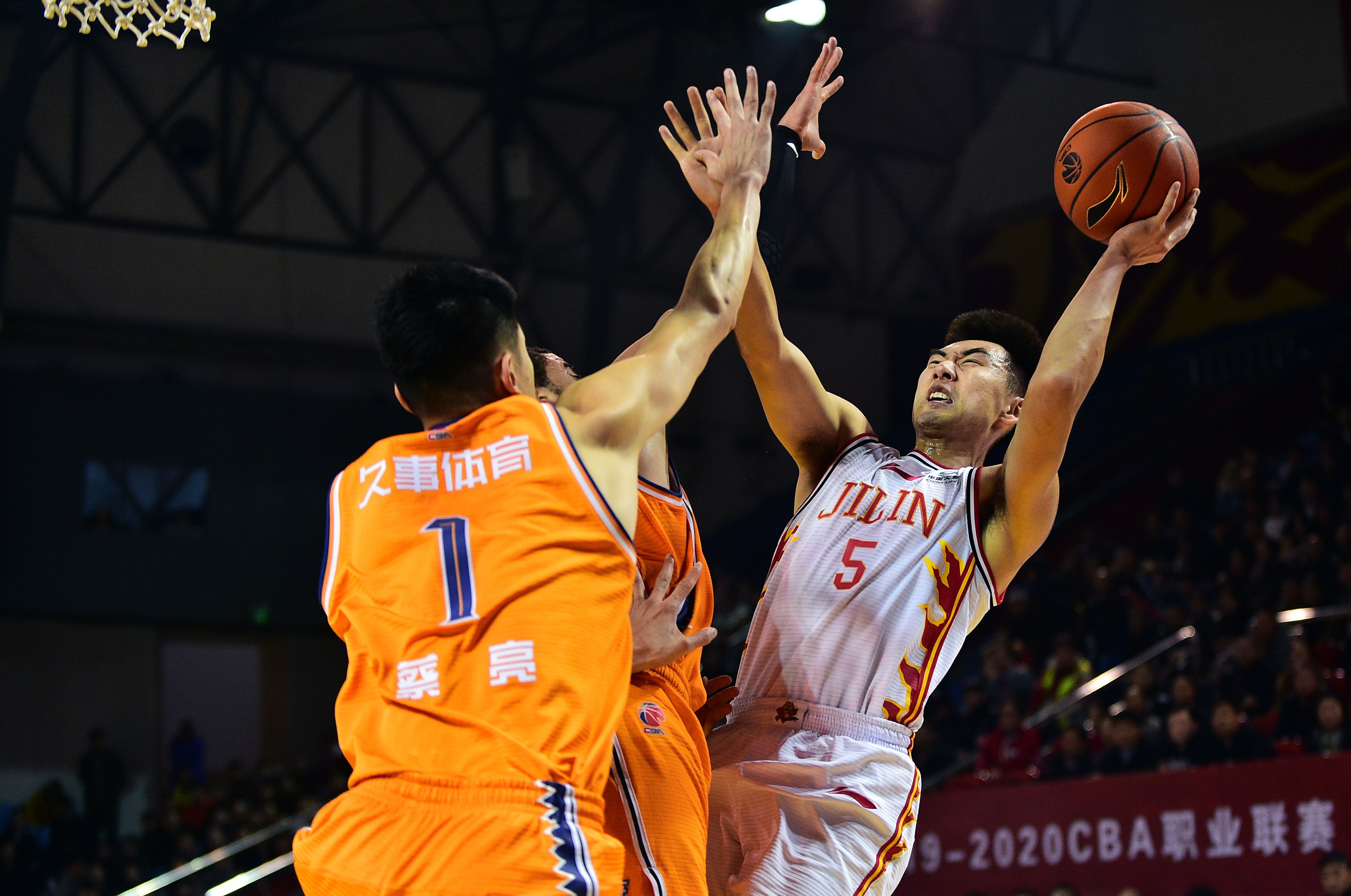 篮球——cba常规赛:吉林九台农商银行胜上海久事