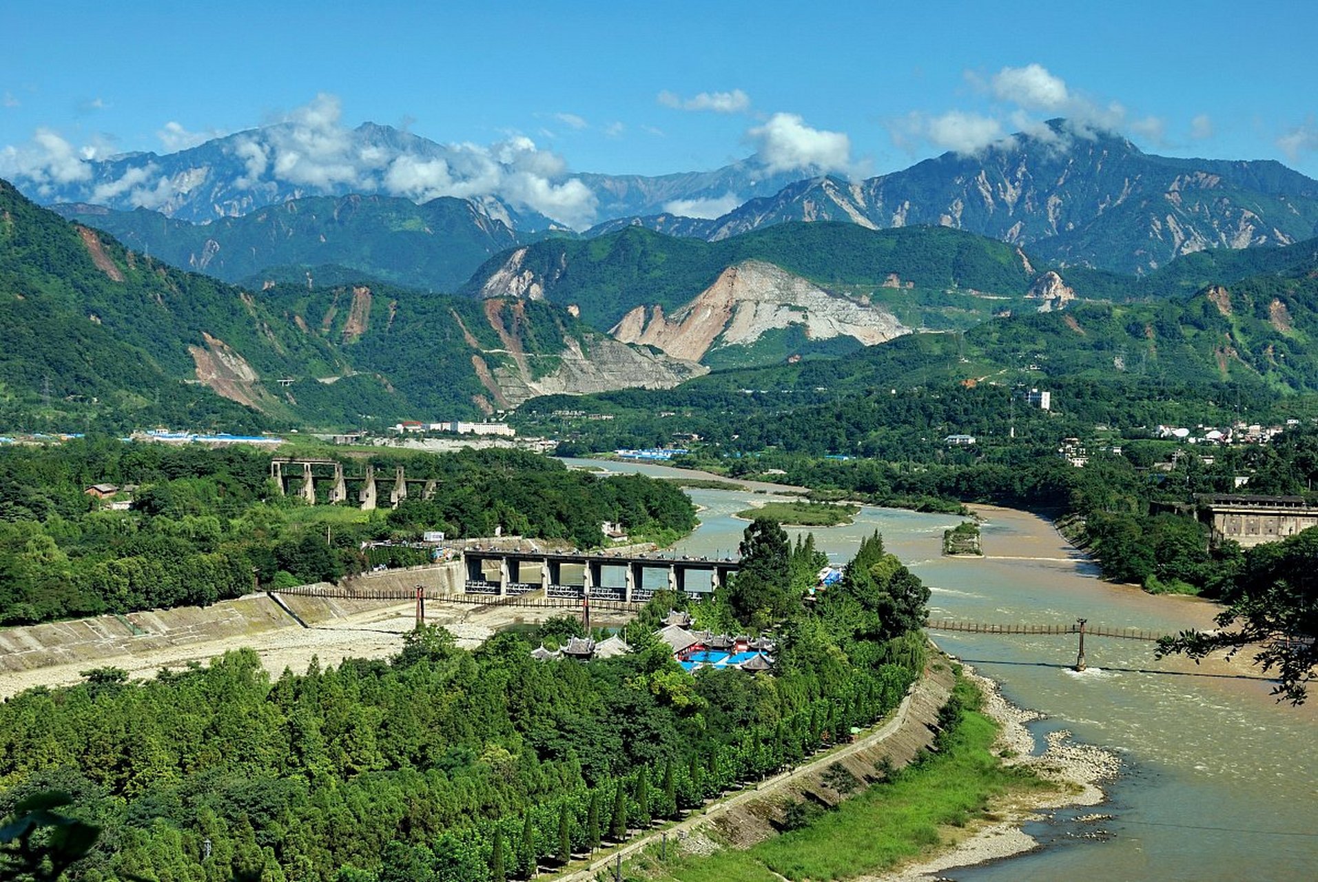 李陵:执念已经消除,公正和理解不再重要  李广为官清廉,得到赏赐就分