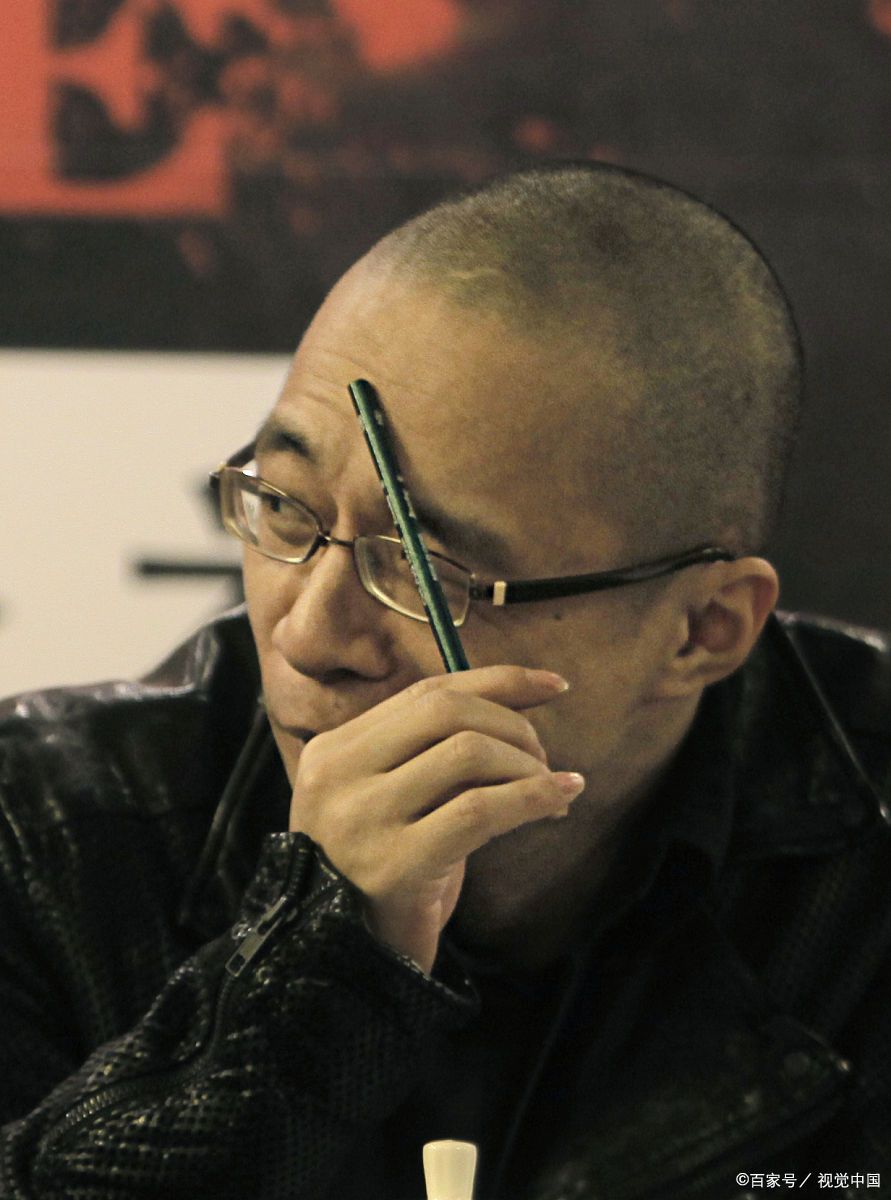 冯唐:刚入职,任何人看见你都会微笑客气,是因为还没摸清楚背景