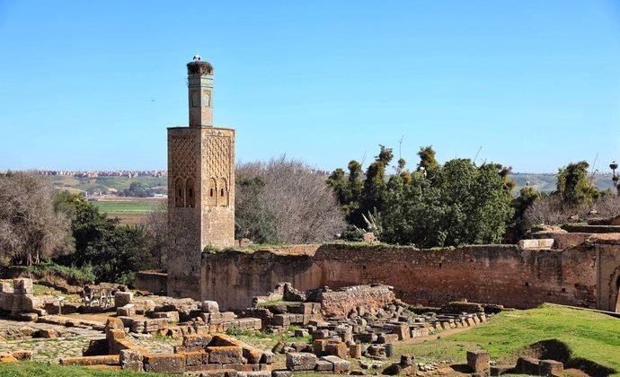 舍拉废墟是摩洛哥马林王朝时期的皇家陵寝遗址,内部画面略显凄凉
