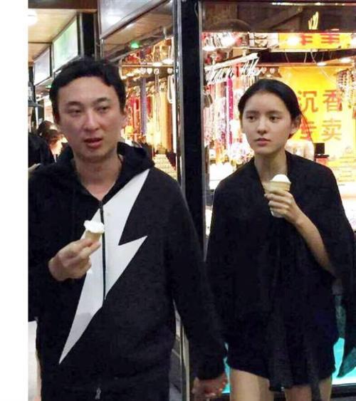 王思聪前女友米咪晒照,可中间一张照片却引网友热嘲:心机太重了