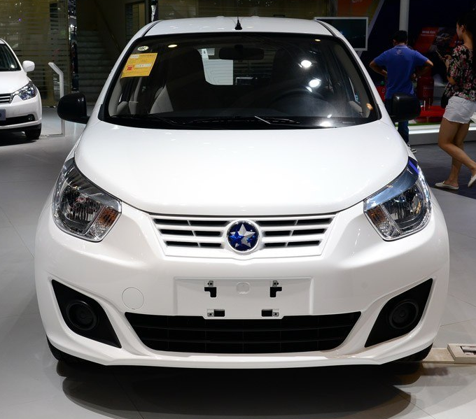 鉴赏一下,外观漂亮流线型,东风启辰r30的新颖设计