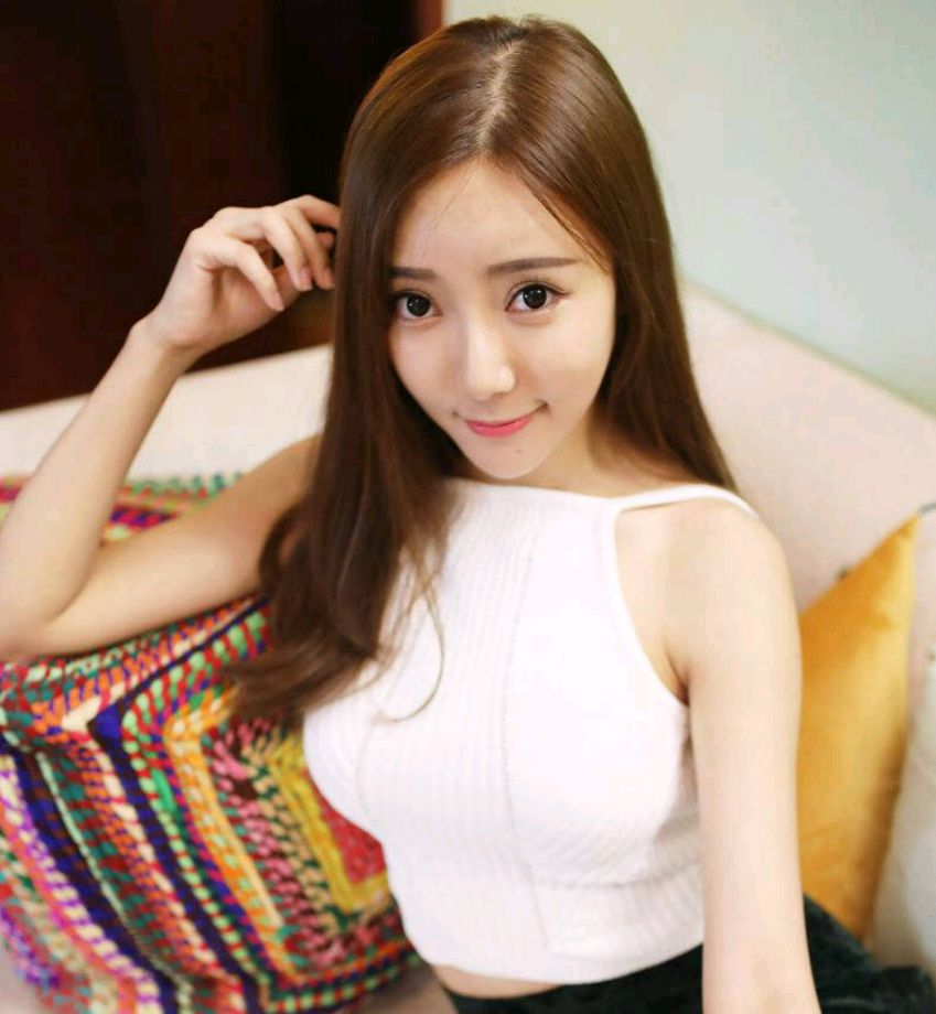 美女写真:微胖女孩儿最可爱,你同意吗?