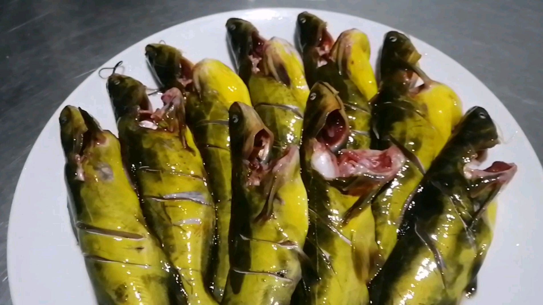 东北的开河鱼,嘎牙子,用黑龙江的土做法,味道鲜美,肉质细嫩