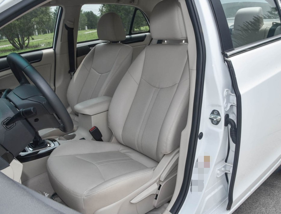 品鉴比亚迪e5之美,新颖的造型设计不一样的外观,散发出青春气息