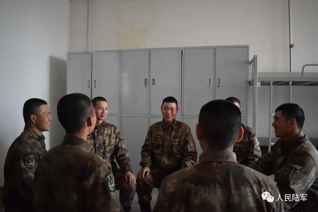 陆军新兵:到!
