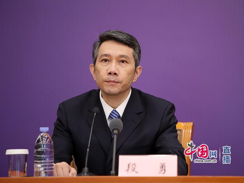 卫健委:临时性工作补助发放人员范围不受编制,身份限制