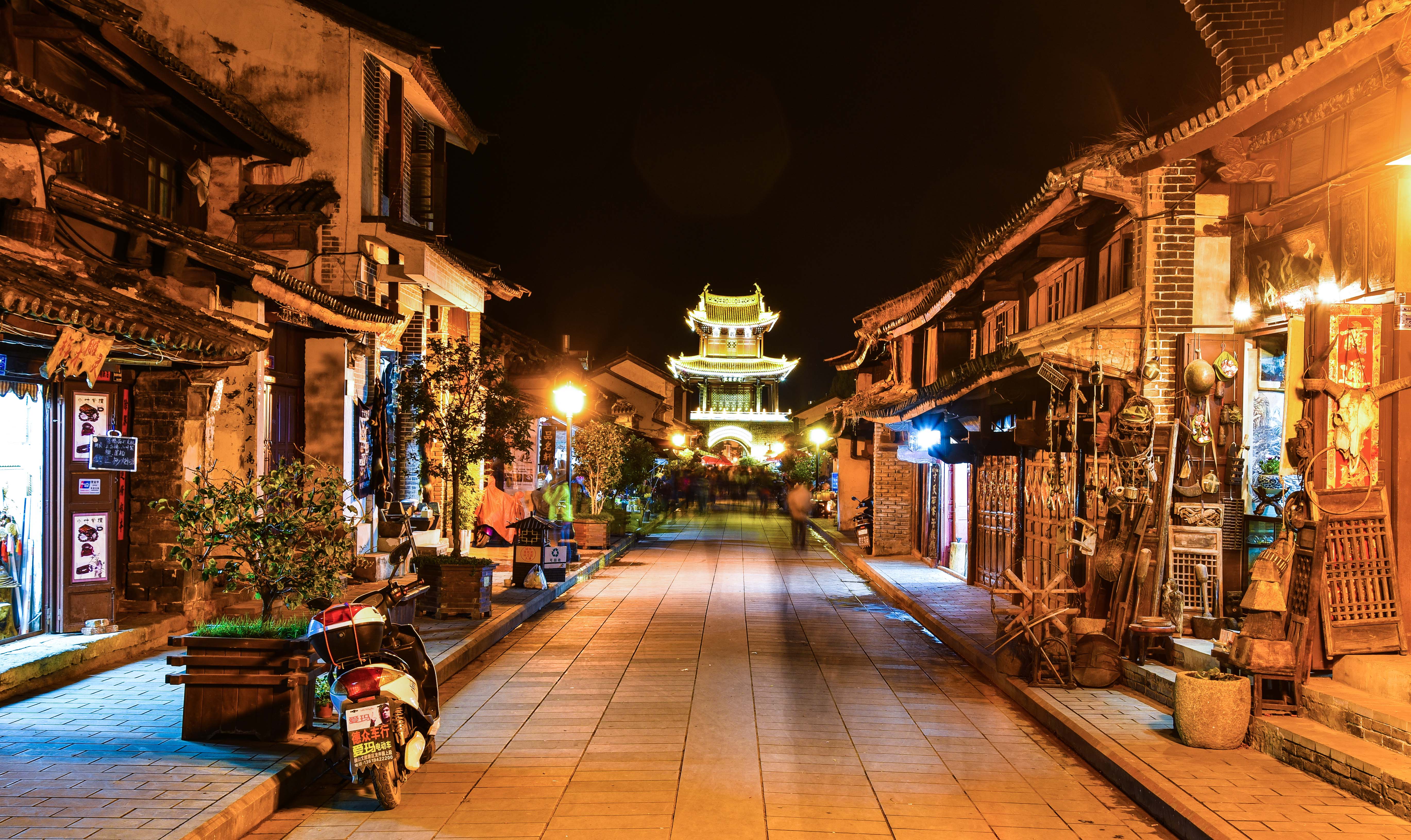 这座古城因城门楼失火被铭记,原来背景强大