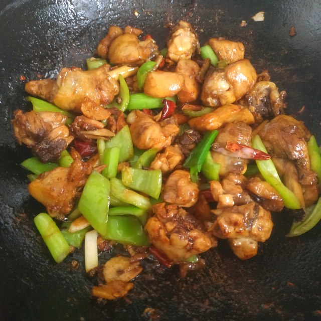 干锅麻辣鸡腿,麻辣鲜香,好吃上瘾