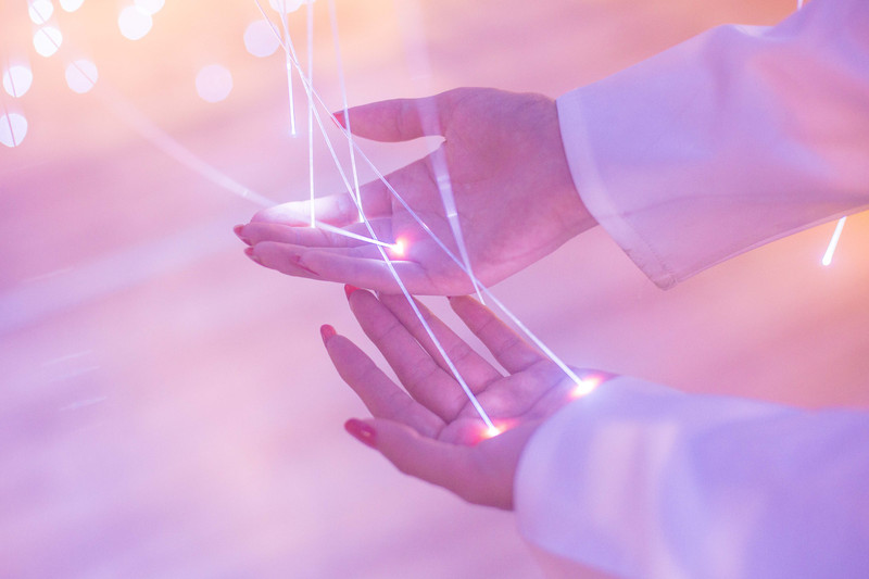 拍照圣地,大理石空博物馆,满足你的摄影梦.手捧灯光.