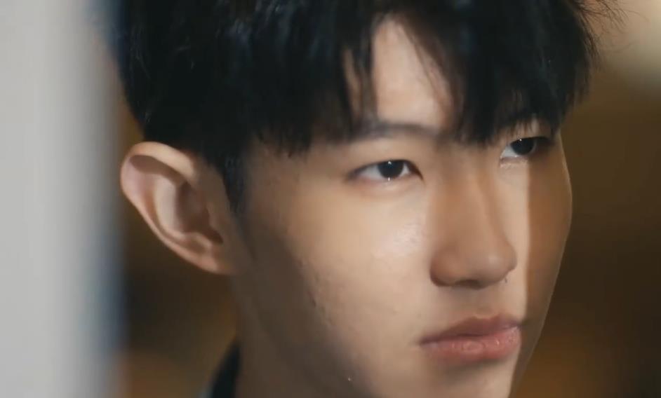 王者荣耀:一诺弟弟人设崩塌,被曝作风有问题,和学历有关?