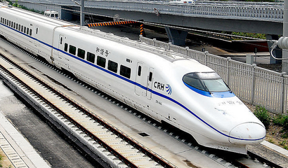 中国的首款高铁车型,和谐号crh2c型电动车组,源于日本驶于中国