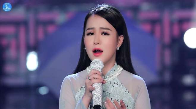 [图]最新好听的越南抒情歌曲《Mưa Đêm Tỉnh Nhỏ Ý Linh》