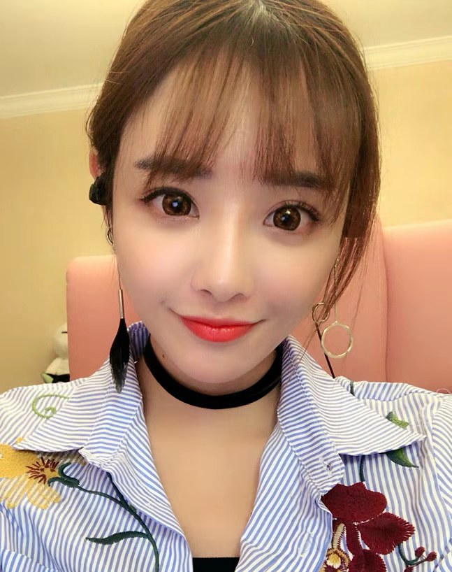 网红兔子牙浓妆照曝光,网友:是心动的感觉!
