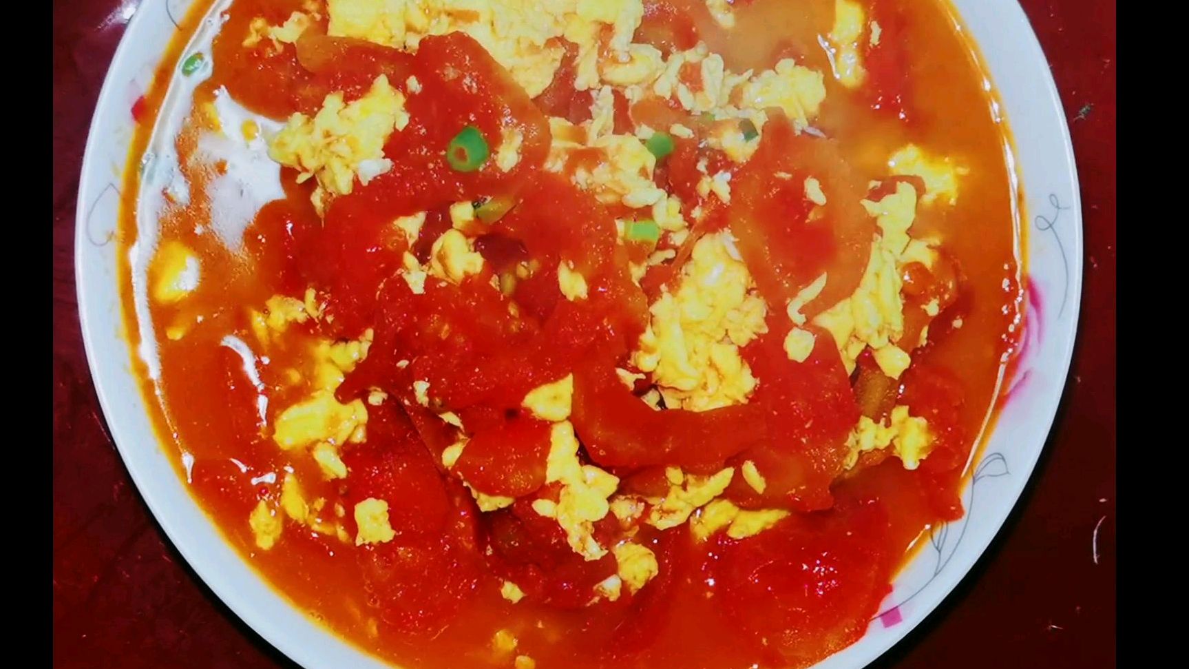 这样做的番茄炒蛋,不加水番茄也能多汁浓郁,鸡蛋也更加嫩滑可口