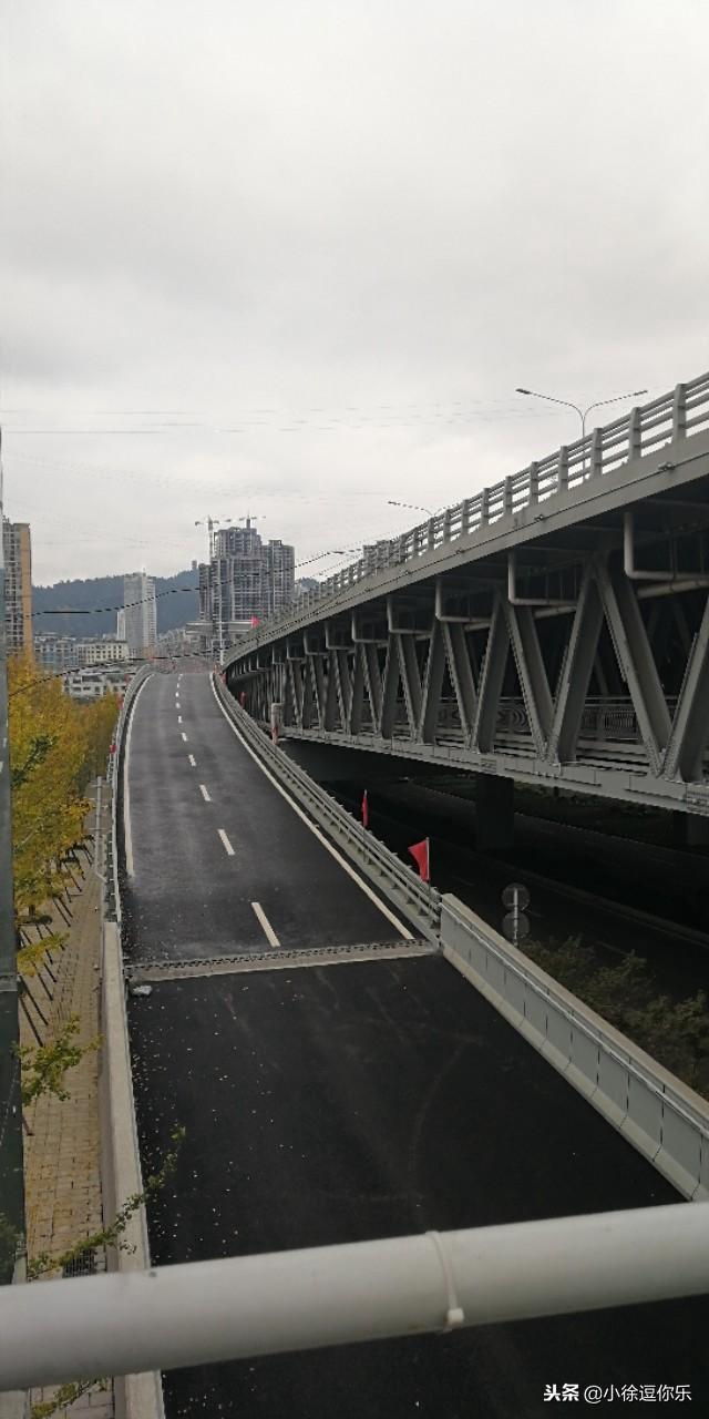 遵义凤新快线东联络线桥已经完工通车!