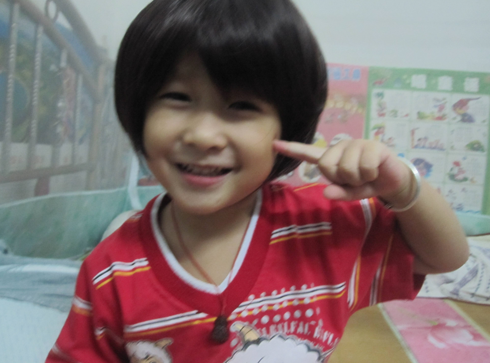 4岁男孩患鸡胸病,医生说出原因后,宝妈后悔当初没听医生的话