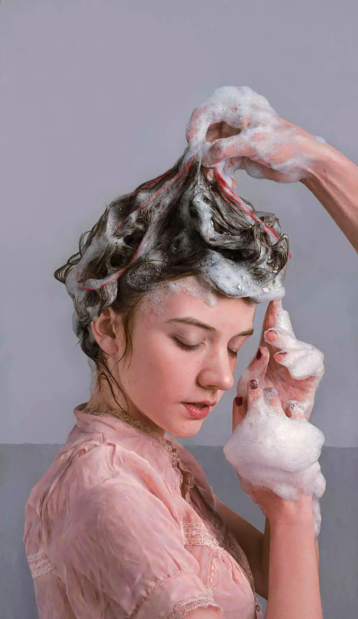 小冷军的写实油画,画美女有3种手法:画泡沫,画头发丝,画镂空