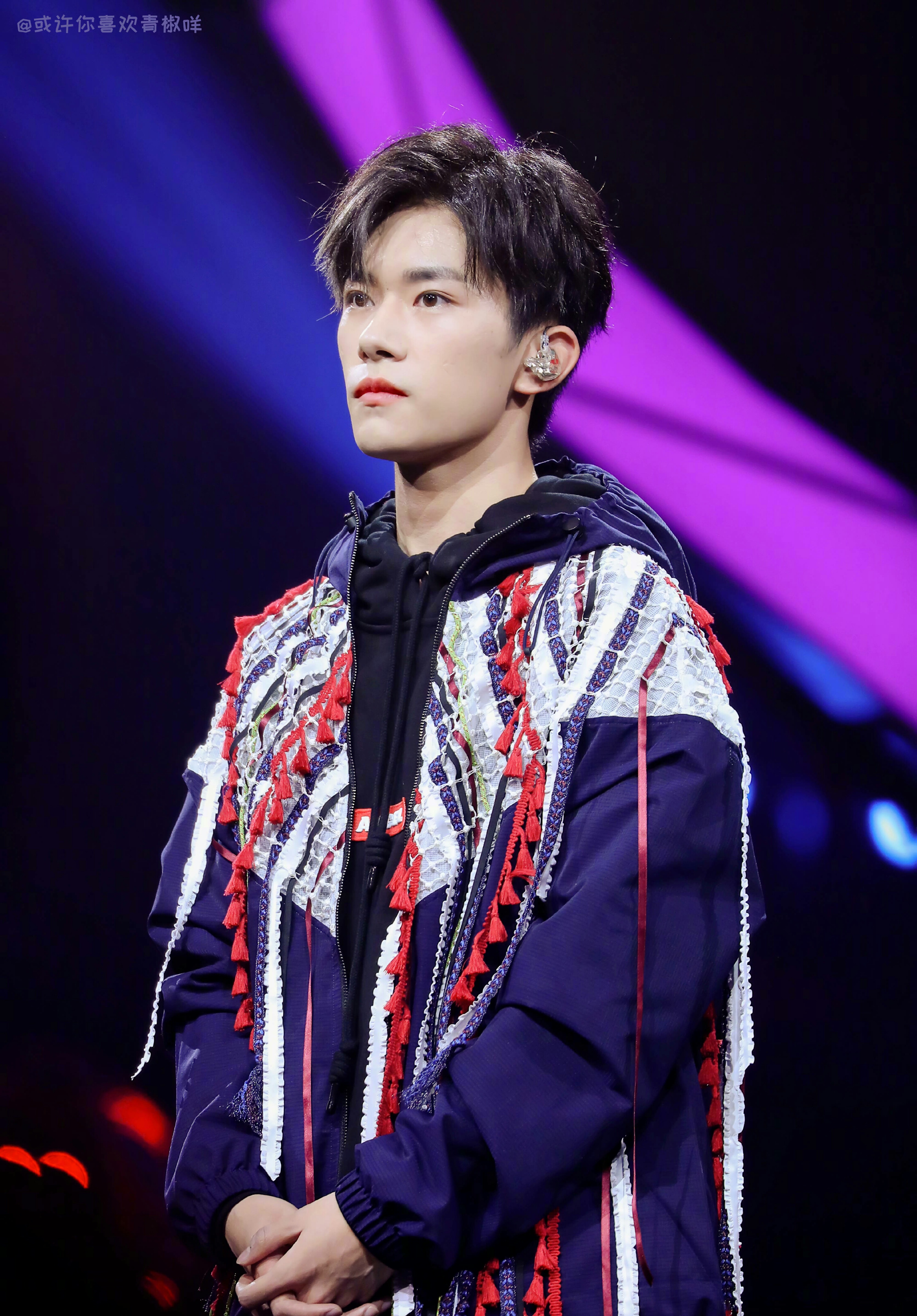 tfboys易烊千玺十八岁成年亦乘风 苏音浅唱,锦缎飞扬,以歌诉心声,以舞