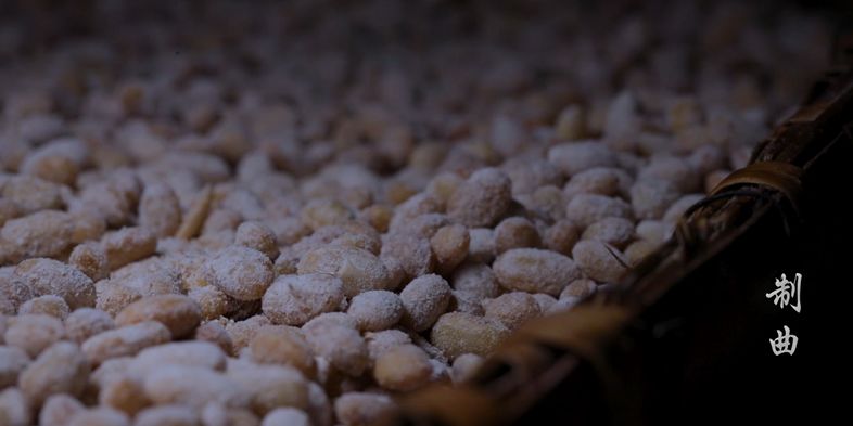 一粒黄豆到一滴酱油,绝味传统手工酿造酱油