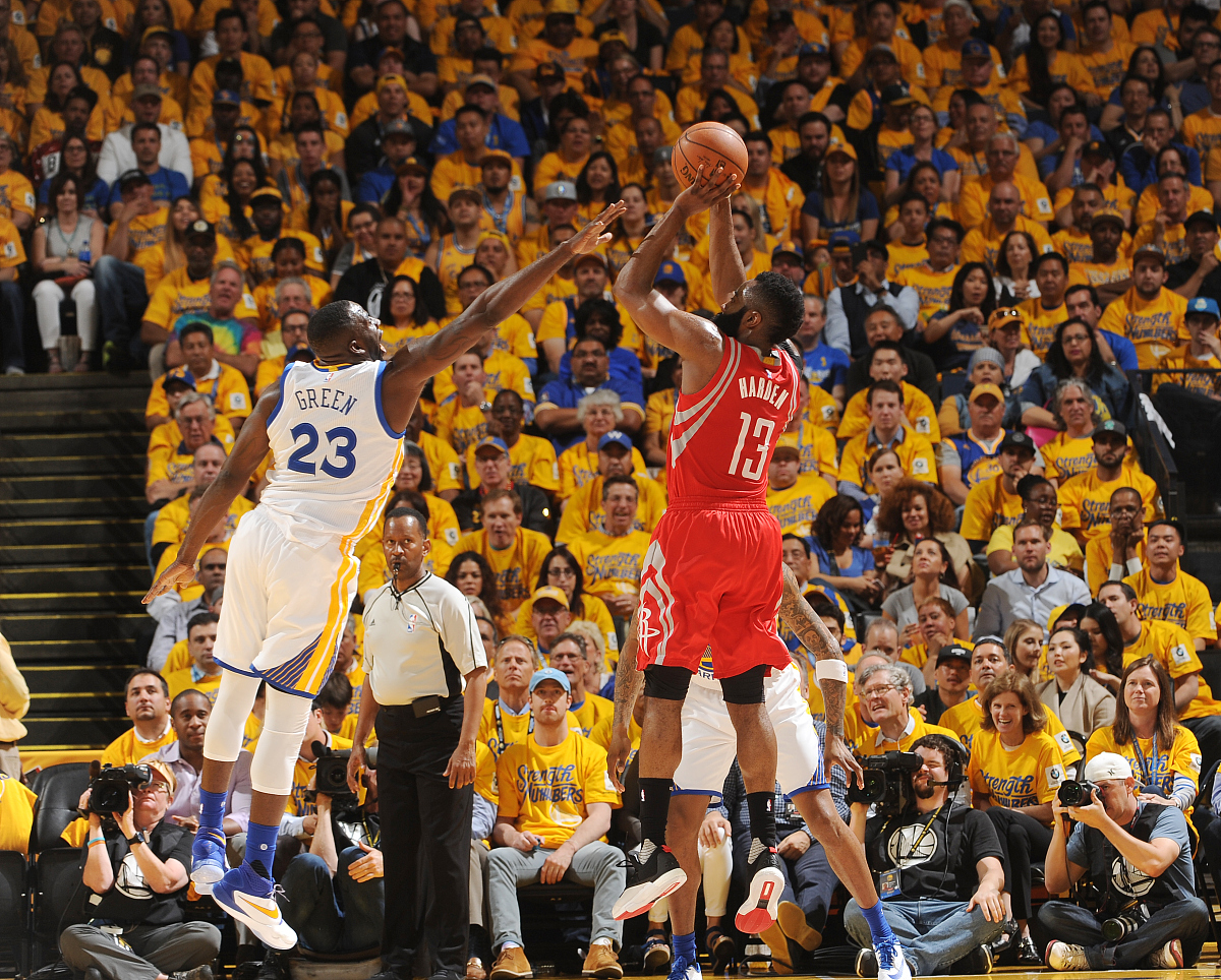 火勇大战,哈登38 10,四分险胜勇士,勇士该如何应对