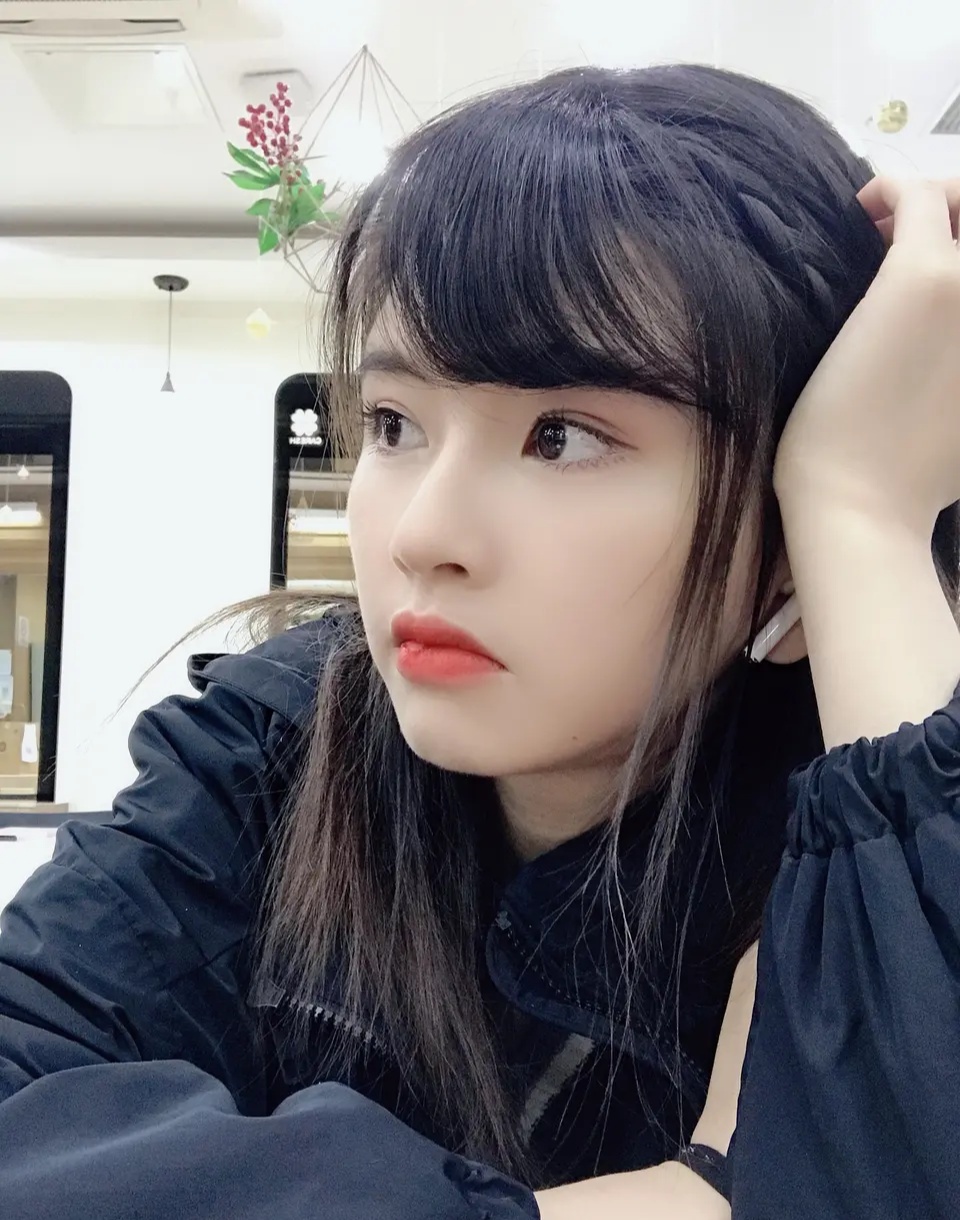 snh48林思意甜美写真,网友:清纯靓丽的小妹妹