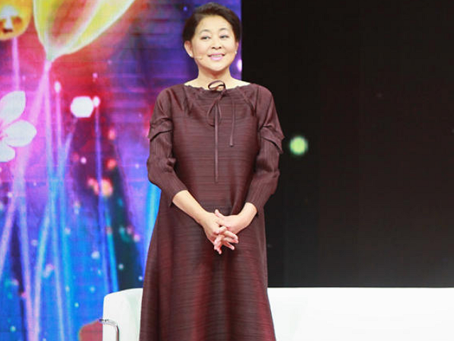 《等着我》复播,舒冬接替主持,网友:终于等到你!