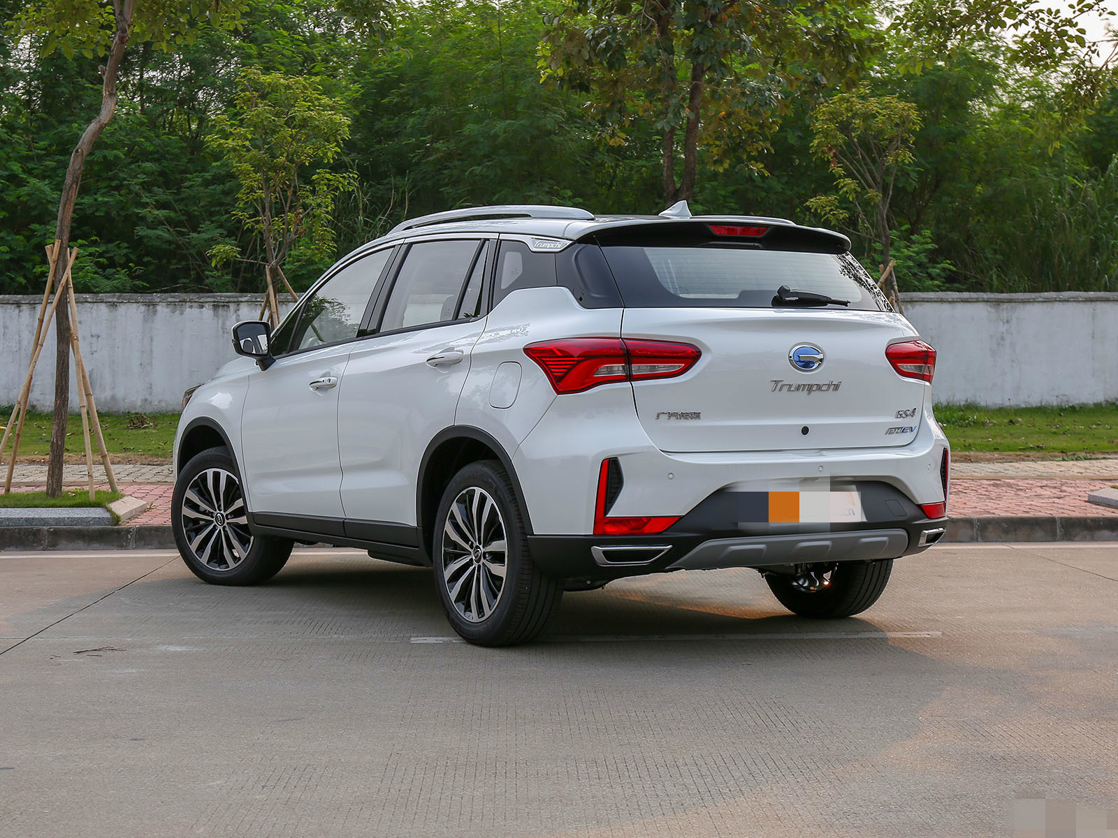 领你欣赏传祺gs4新能源的霸气外观