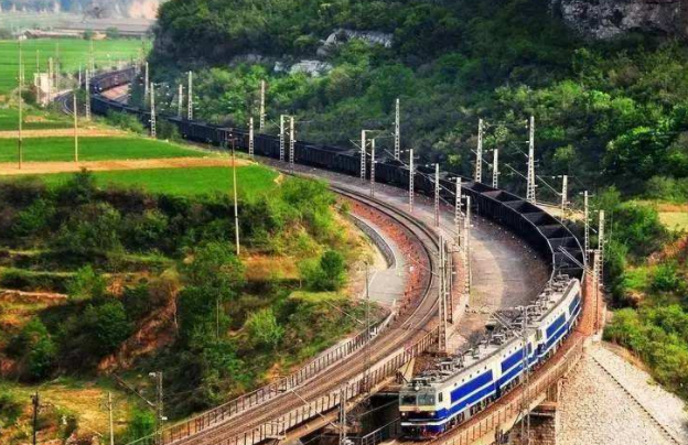 旅游:河南省焦枝铁路的沿途风景