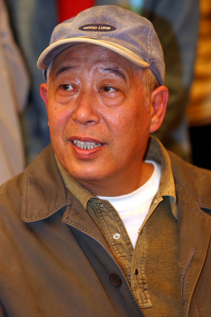 文兴宇:一生嗜烟如命,7字遗言感动世人,遗孀至今无法释怀  在一个风和