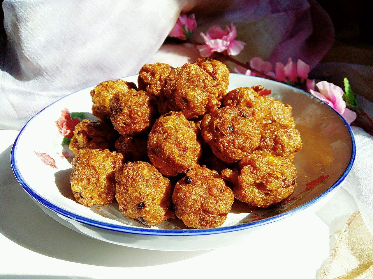 香炸藕丸:香气四溢,外酥里嫩,简单易做,厨房小白也能一次成功