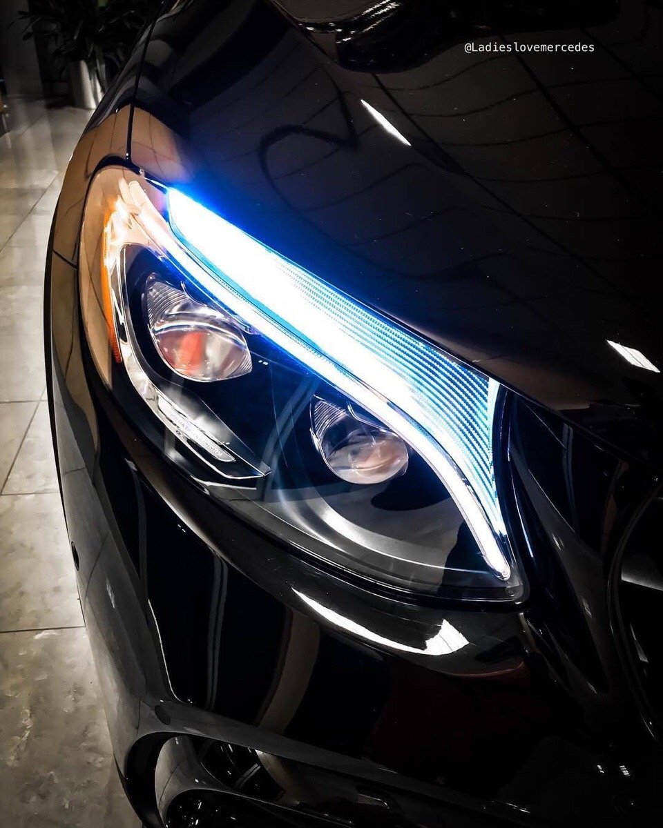 全新的奔驰amg glc 63 s coupe,前大灯设计有点霸气