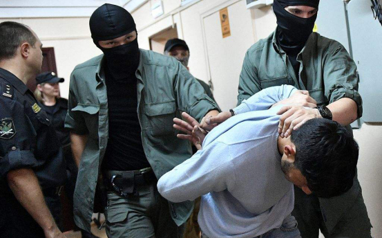 突然启动抓捕行动,美中情局特工被一网打尽,白宫发现为时已晚!