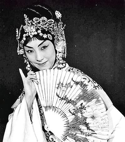 杜近芳,京剧艺术大家.如果你是梅派"粉丝",对杜近芳的唱腔不会陌生.
