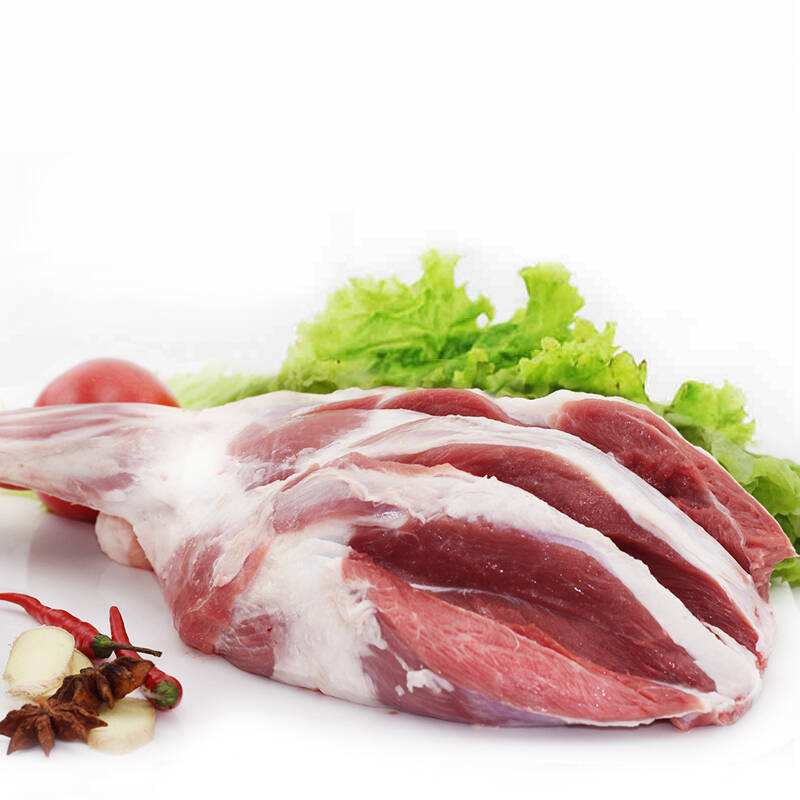 4000米以上高山寒冷湿润,全年基本无夏,广阔的高山草