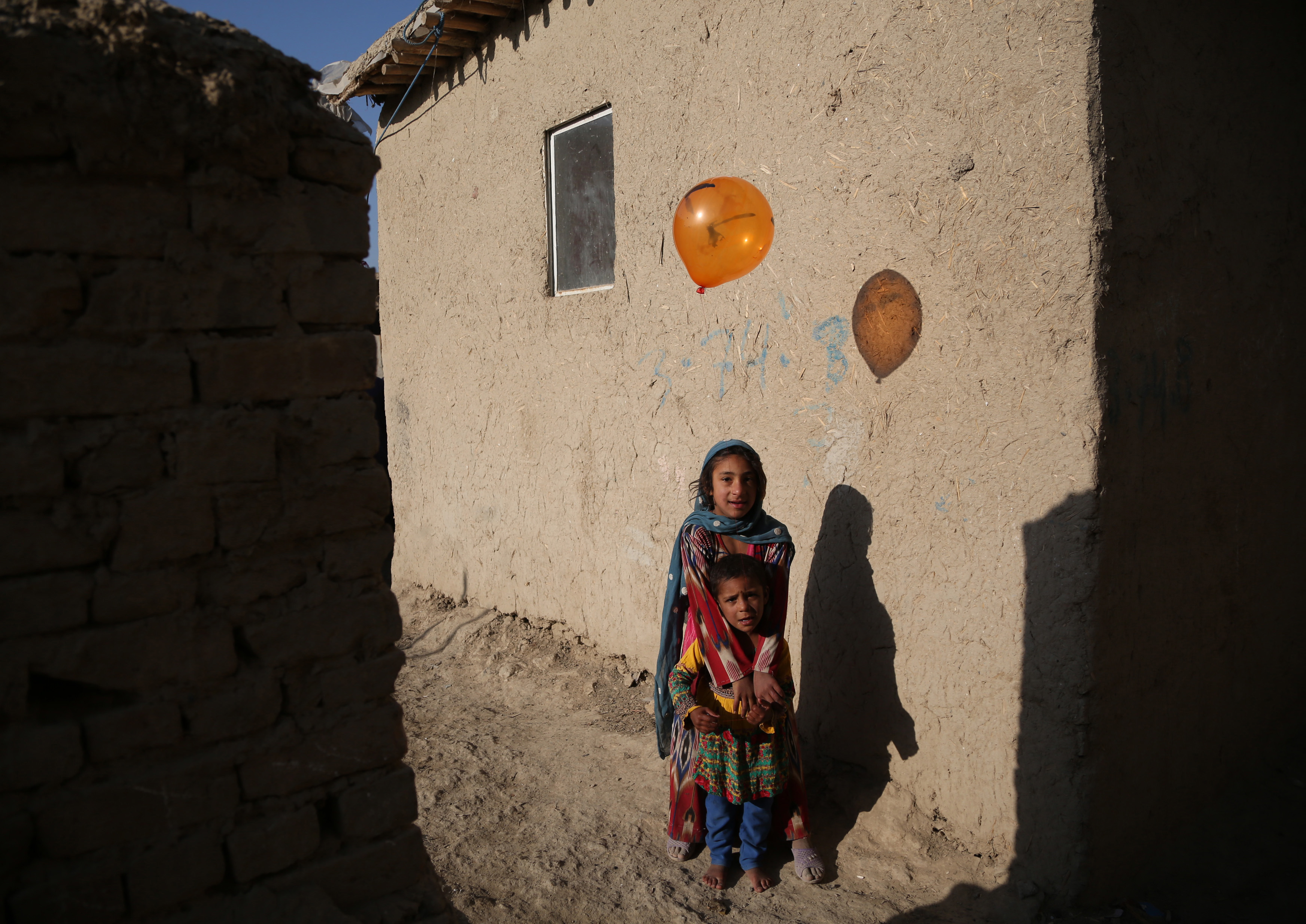 世界儿童日:阿富汗370万学龄儿童无书可读