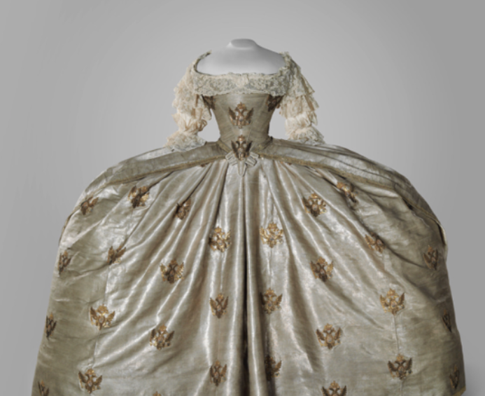 看看俄罗斯帝国女皇与皇后的加冕礼服,叶卡捷琳娜女皇最简洁