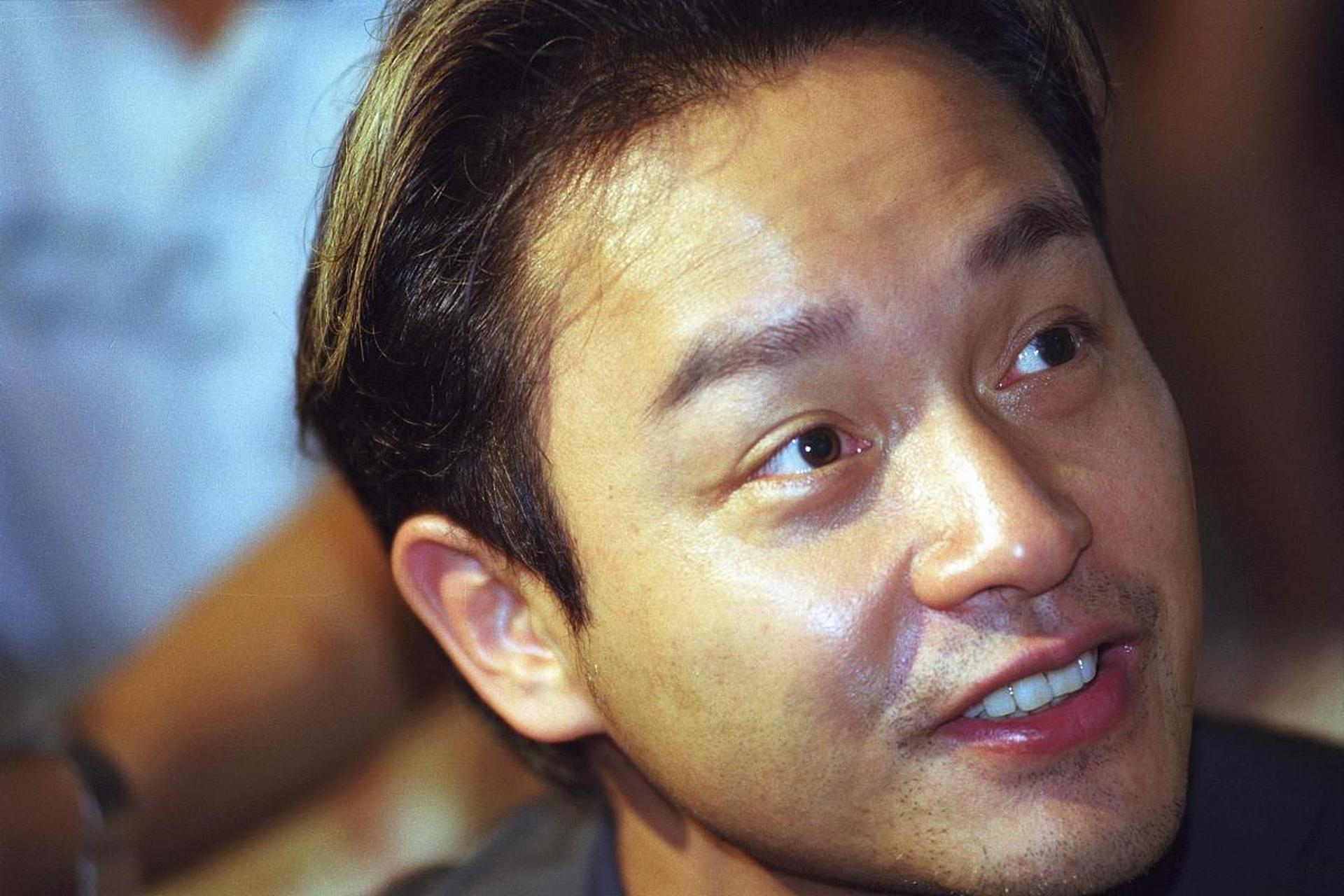 张国荣,这个名字,仿佛是风中的一曲旋律,飘荡在每一个热爱音乐与电影