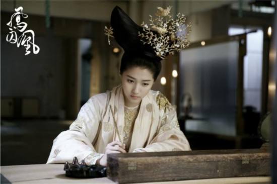 童星出生,现为鹿晗女友,却从国民闺女沦落为烂片女王