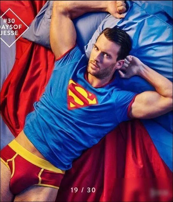 超人经典内裤外穿设计首次回归 ,官方公布造型照封面