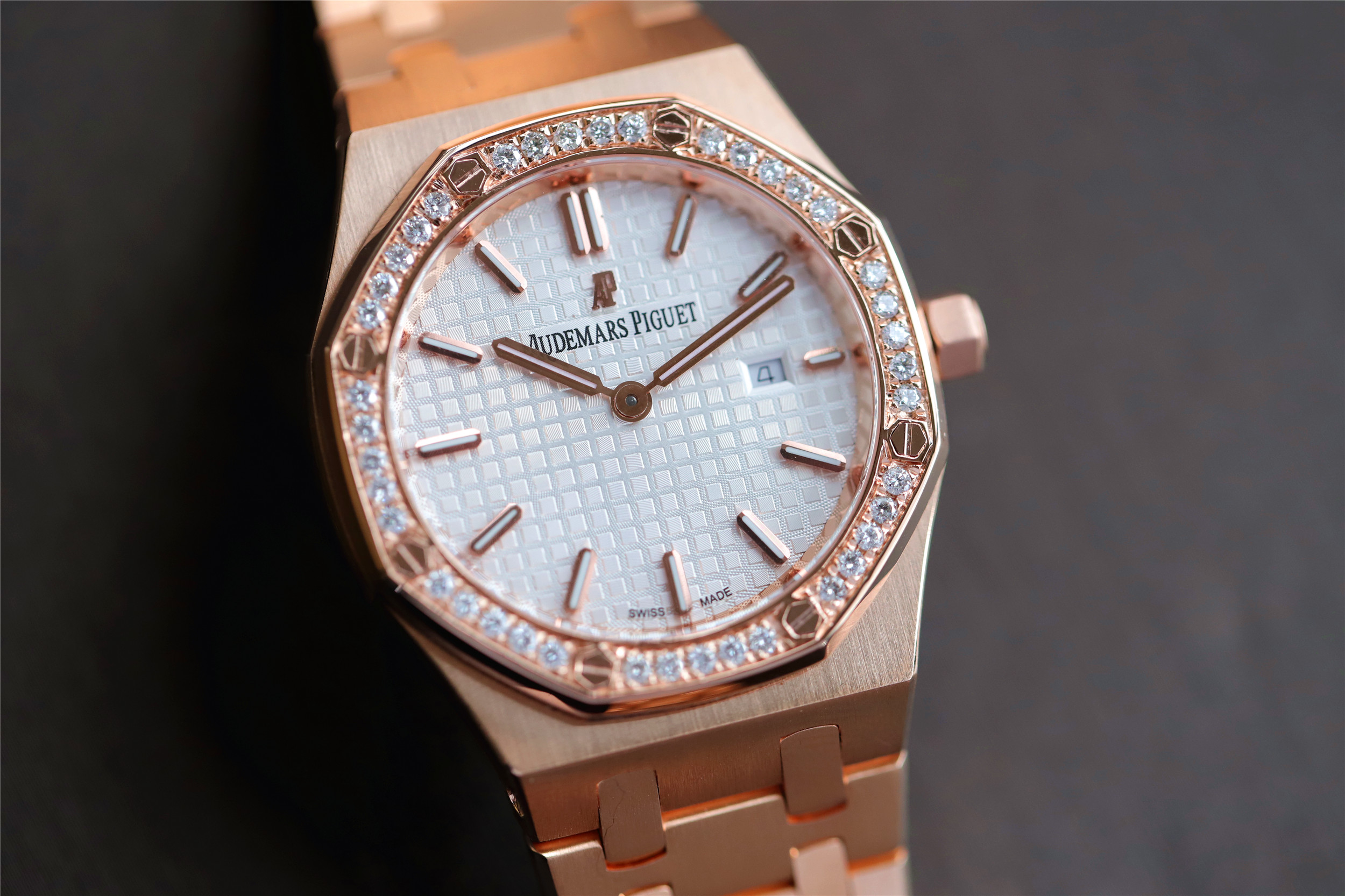 爱彼中罕有的女性腕表——jf爱彼15452or