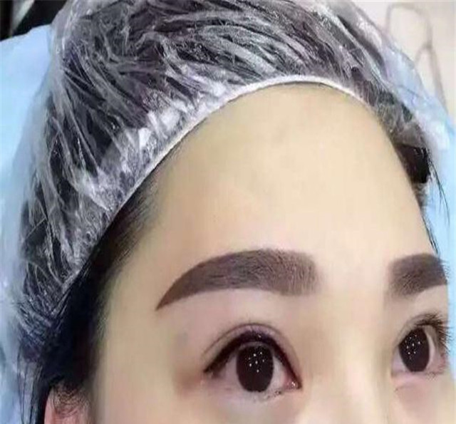 还傻傻跑去纹眉?看完这些真人效果图,你就清醒了!