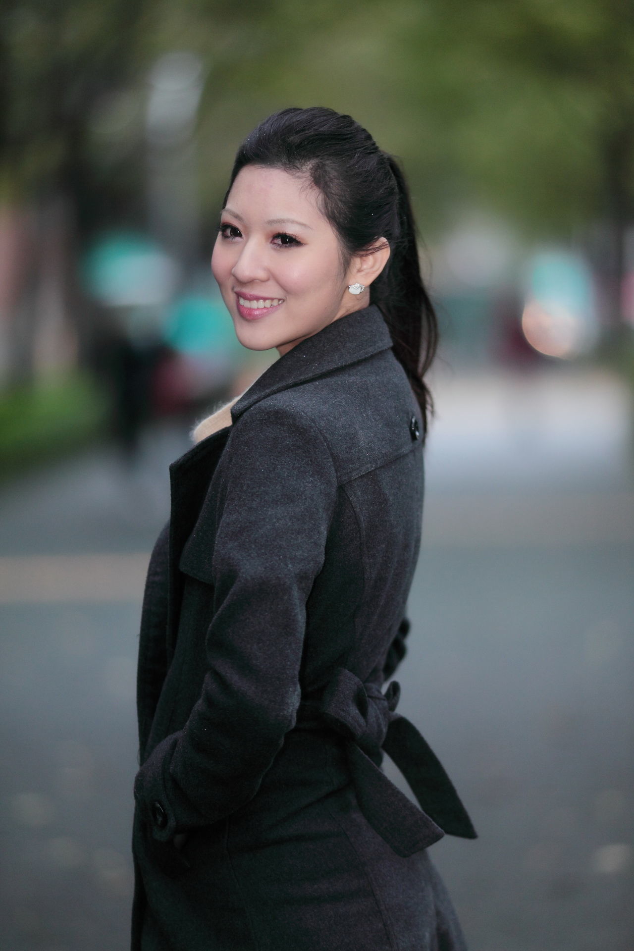 成功女性总是那么自信,少不了衣装的衬托