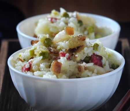 满满年味腊肉糯米饭