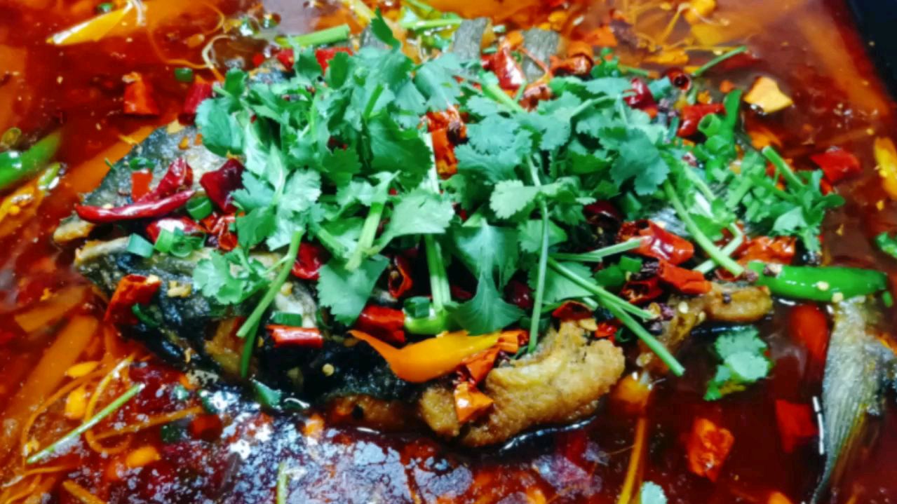 香辣烤鱼的家常做法,好吃易学,香味十足,巴适得板