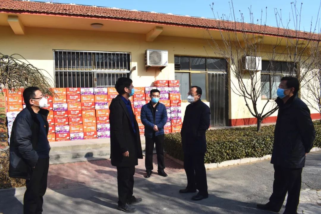 李金凯到小庄乡看检查疫情防控工作