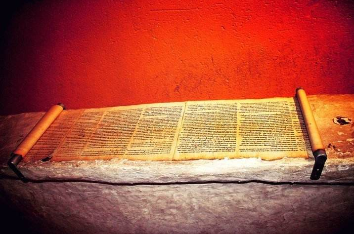 纸能保存几千年一点都不坏?死海古卷引发各种流言,人们争议不断