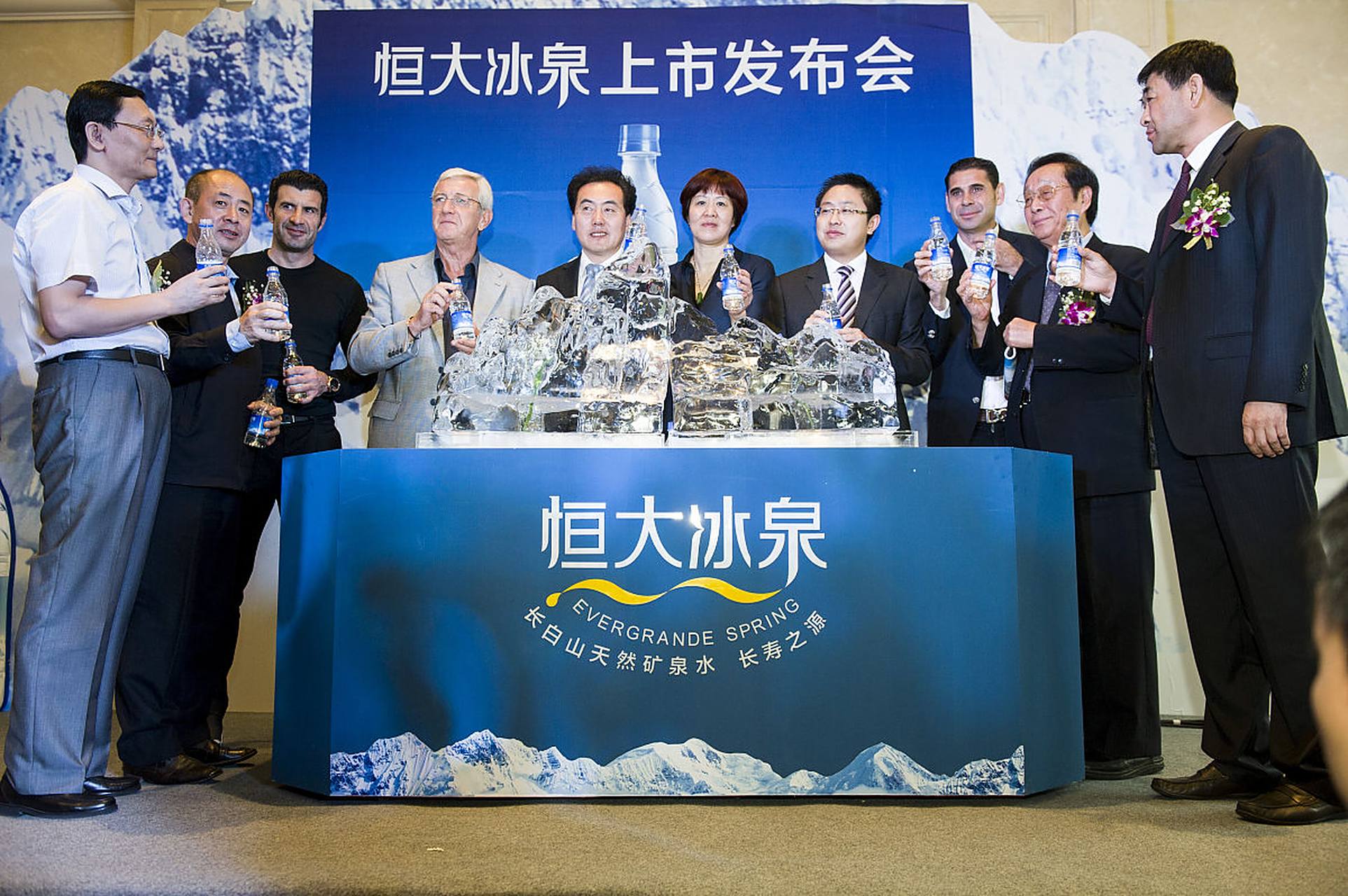 恒大系所有的产品中恒大冰泉是唯一值得称赞的,前些年我也喝过恒大冰