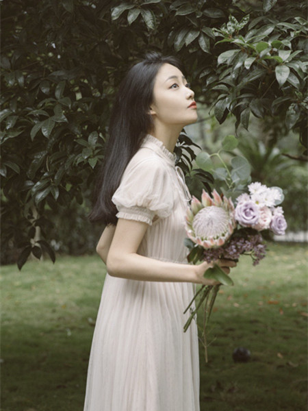 《烈火军校》曲曼婷,穿清新系搭配,美成"校园女神"!